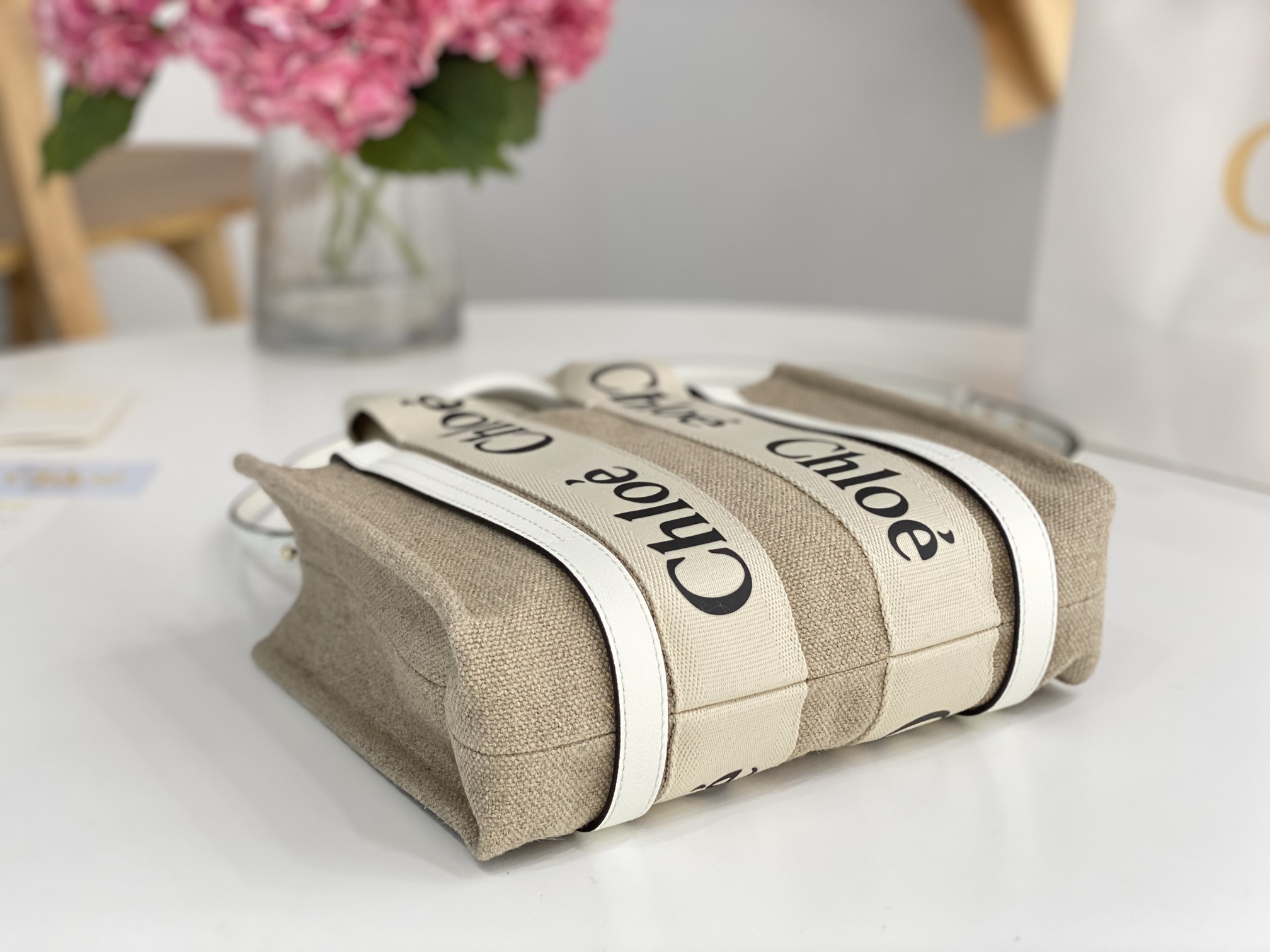 Chloe Small Woody Tote Bag In Linen